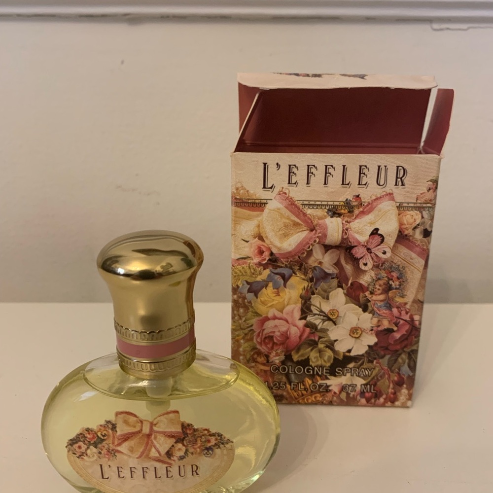 L'Effleur Cologne Spray 1.25 oz. with Floral Box